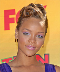 Rihanna Hairstyle - click to view hairstyle information